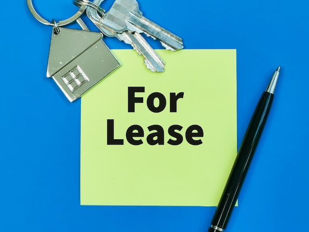 phrase-lease-written-sticky-note-with-house-keys-pen_805187-334.jpg